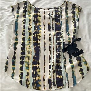 Lysse Tie Dye Stripe Sleeveless Boise with Ribbon Detail